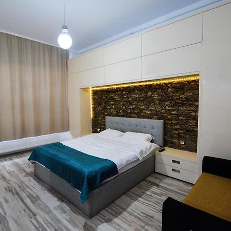 Lakeside Studio Mamaia Central Extérieur photo