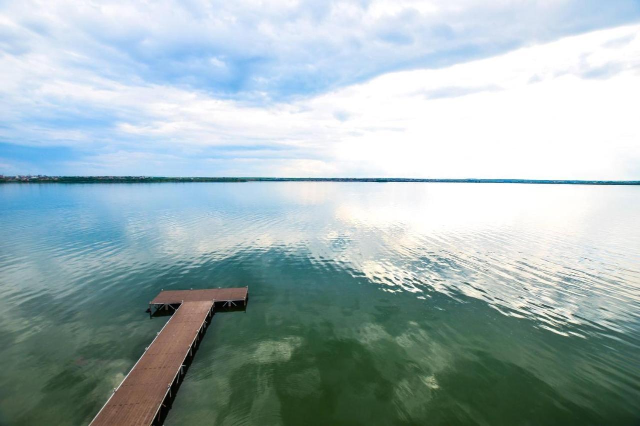 Lakeside Studio Mamaia Central Extérieur photo