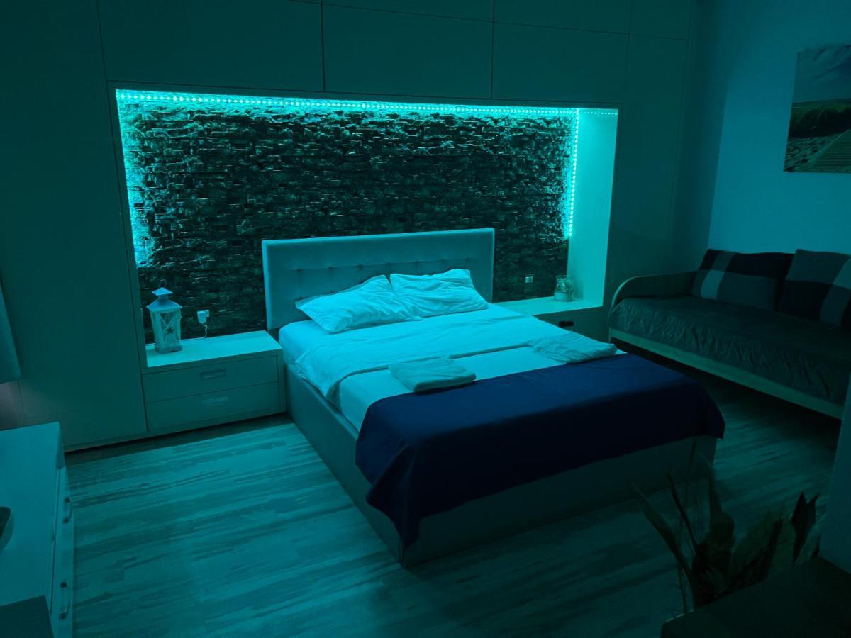 Lakeside Studio Mamaia Central Extérieur photo